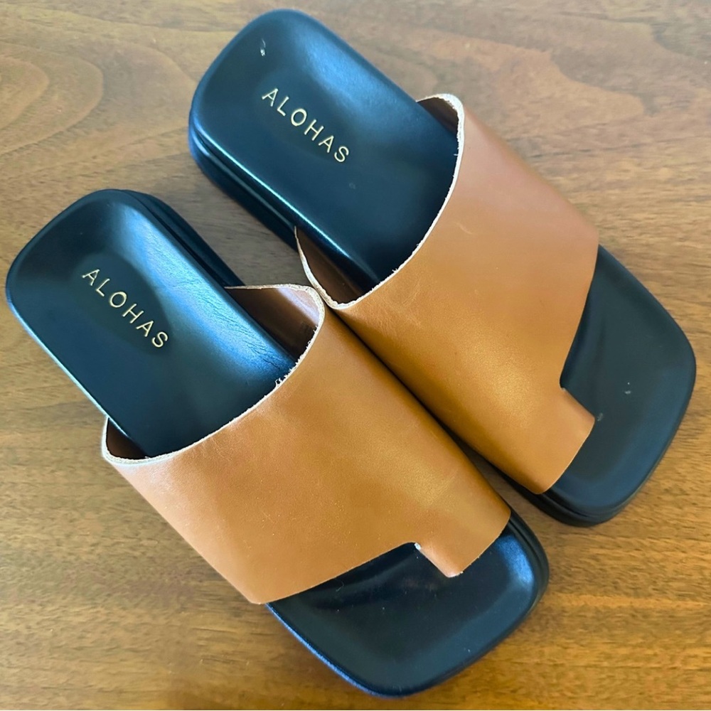 Alohas | Tan Leather Slide Sandals